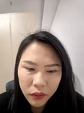 Snapshot of lulu__123 chatting on June 23, 6:00 am lulu 123 online show from June 23, 6:00 am
