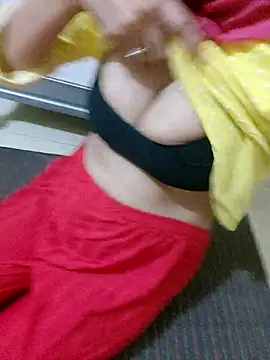 Snapshot of muskan_singh1 chatting on June 24, 6:45 am muskan singh1 online show from June 24, 6:45 am
