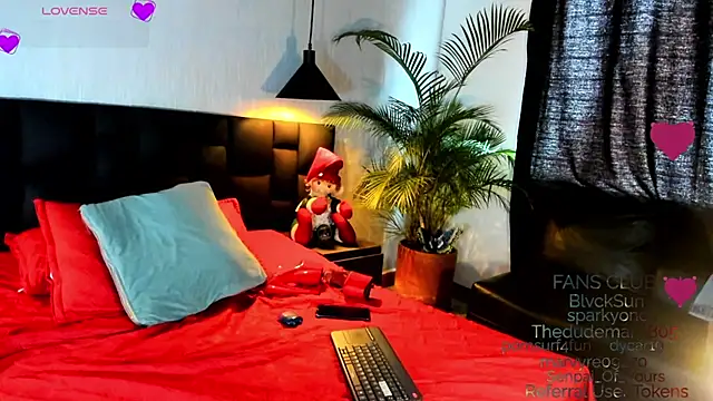 Snapshot of love_amor_ chatting on December 4, 3:54 pm love amor online show from December 4, 3:54 pm