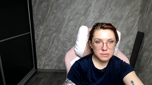 Reginasmilee online show from March 7, 3:47 am