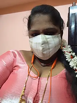 Snapshot of yalini1431 chatting on July 11, 8:11 pm yalini1431 online show from July 11, 8:11 pm