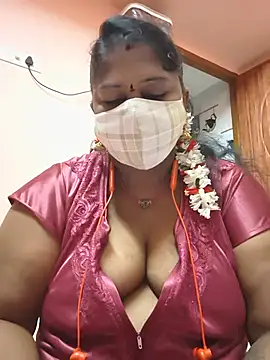 Snapshot of yalini1431 chatting on July 16, 7:31 pm yalini1431 online show from July 16, 7:31 pm