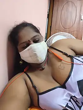 Snapshot of yalini1431 chatting on July 30, 11:15 pm yalini1431 online show from July 30, 11:15 pm