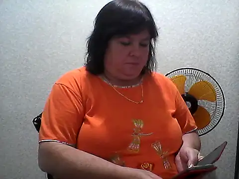 Snapshot of HannahAna39 chatting on June 23, 12:58 pm HannahAna39 online show from June 23, 12:58 pm