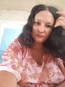 Snapshot of Irisssska chatting on July 4, 10:43 am Irisssska online show from July 4, 10:43 am