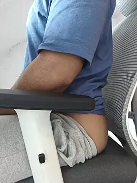 8inch hunk19 online show from August 6, 7:10 am