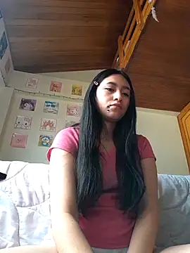 Snapshot of Zui_Luh chatting on June 25, 5:06 pm Zui Luh online show from June 25, 5:06 pm