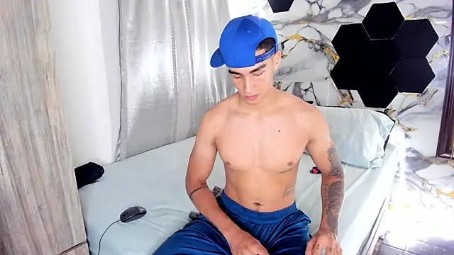 Goldendesirexx online show from August 4, 10:45 pm