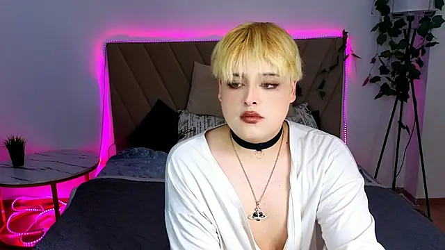 Snapshot of Princess_Diana2 chatting on June 26, 8:13 pm Princess Diana2 online show from June 26, 8:13 pm