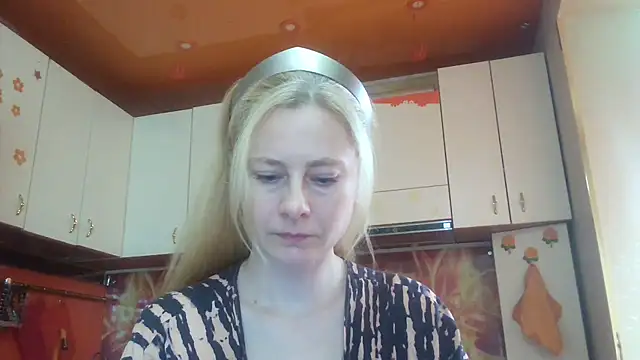 Vexieeka online show from July 16, 8:20 am