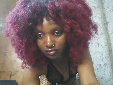 Snapshot of Cherrysexxi chatting on June 27, 1:32 am Cherrysexxi online show from June 27, 1:32 am