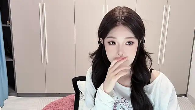 QOiio online show from June 27, 7:52 pm