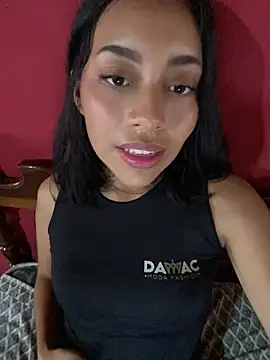 camilainocente69 online show from July 11, 5:15 pm