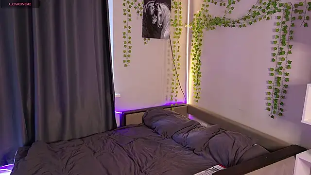 Insanely Beautiful1 online show from July 11, 7:55 am