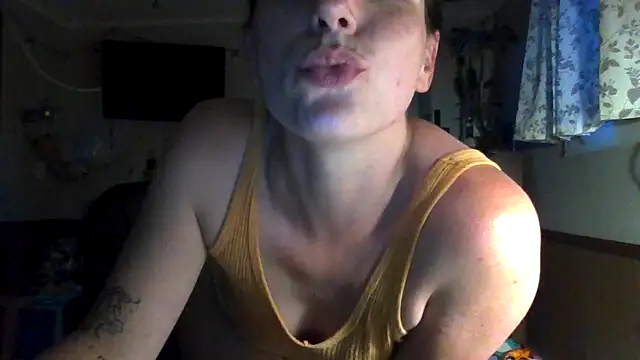 Snapshot of lillexxxylover chatting on June 28, 1:11 am lillexxxylover online show from June 28, 1:11 am