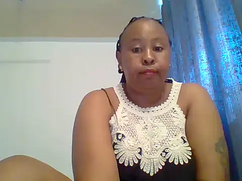 Snapshot of montanasere chatting on July 9, 11:36 am montanasere online show from July 9, 11:36 am