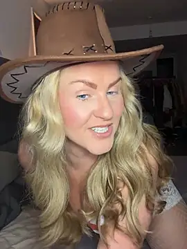 CharleighBaker online show from July 4, 9:43 pm