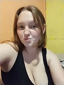 Snapshot of hi__loveee chatting on July 23, 9:35 pm hi loveee online show from July 23, 9:35 pm