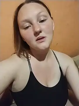 Snapshot of hi__loveee chatting on July 31, 8:19 pm hi loveee online show from July 31, 8:19 pm