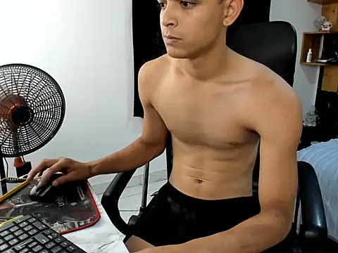 Snapshot of slim_dirtyxx1 chatting on July 14, 9:09 pm slim dirtyxx1 online show from July 14, 9:09 pm