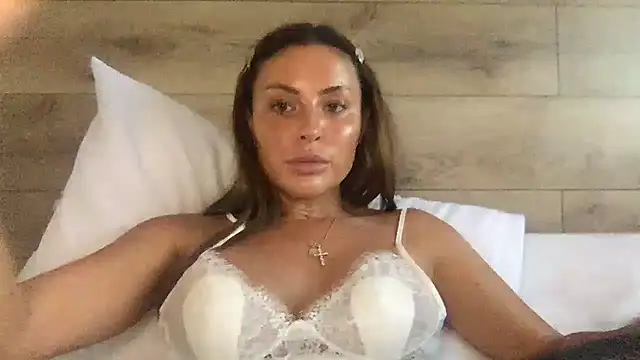selena xxx online show from July 7, 6:45 pm
