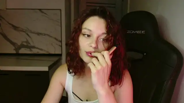 Snapshot of Mia_Luiza chatting on July 9, 10:36 pm Mia Luiza online show from July 9, 10:36 pm