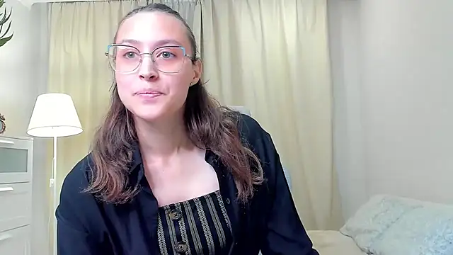 VivianCoskrey online show from June 30, 3:57 pm