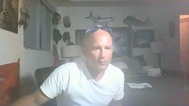 Snapshot of Reelg21 chatting on July 8, 3:22 am Reelg21 online show from July 8, 3:22 am