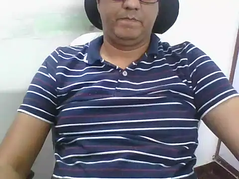 Snapshot of adiasianco chatting on July 8, 1:26 pm adiasianco online show from July 8, 1:26 pm