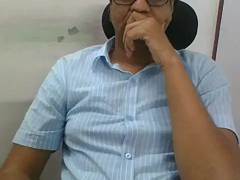 Snapshot of adiasianco chatting on July 14, 8:08 am adiasianco online show from July 14, 8:08 am