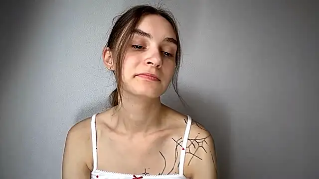 Snapshot of BibiCiarlo chatting on July 4, 3:56 am BibiCiarlo online show from July 4, 3:56 am