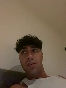Snapshot of alessio2026xx chatting on July 16, 8:15 pm alessio2026xx online show from July 16, 8:15 pm