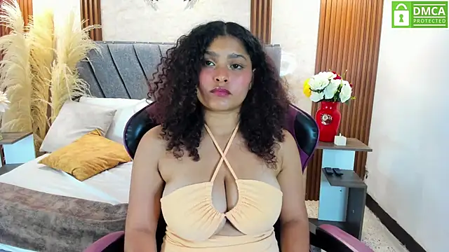Izzy lux online show from July 6, 3:03 pm