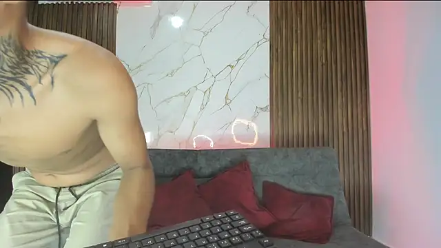 Snapshot of sweetxxteam chatting on July 3, 6:36 pm sweetxxteam online show from July 3, 6:36 pm