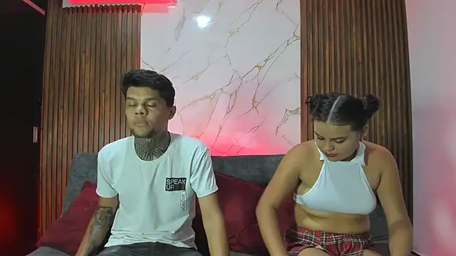 Snapshot of sweetxxteam chatting on July 7, 7:18 pm sweetxxteam online show from July 7, 7:18 pm