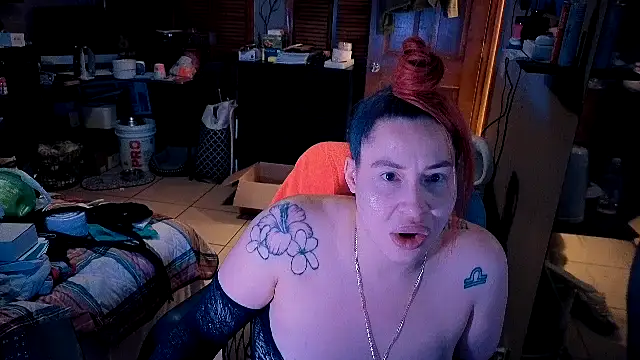Snapshot of imisamoore69 chatting on May 3, 3:34 am imisamoore69 online show from May 3, 3:34 am