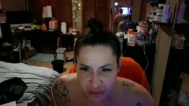 Snapshot of imisamoore69 chatting on June 15, 1:24 pm imisamoore69 online show from June 15, 1:24 pm