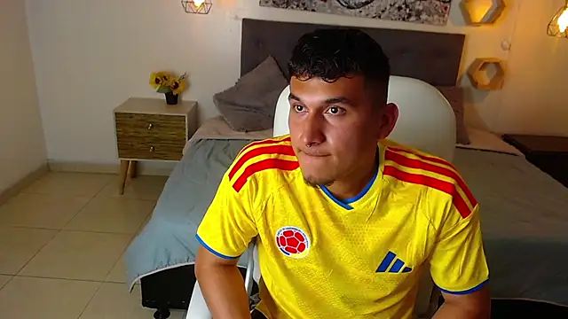 Snapshot of Lucas_morenty chatting on July 3, 8:26 pm Lucas morenty online show from July 3, 8:26 pm
