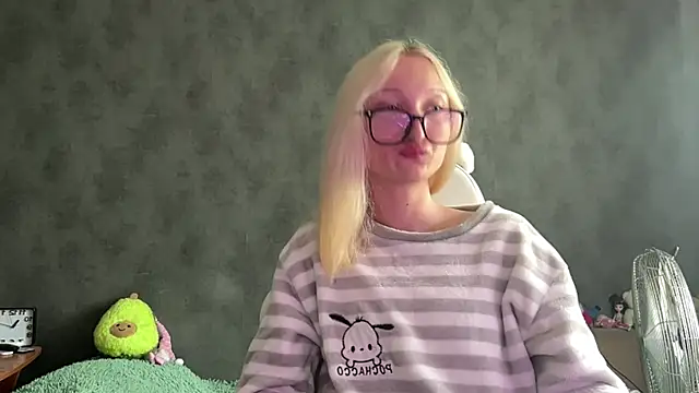 Snapshot of smeet_mary chatting on July 7, 4:15 am smeet mary online show from July 7, 4:15 am
