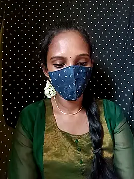 Snapshot of Tamil_Soloqueen_001 chatting on July 10, 5:12 am Tamil Soloqueen 001 online show from July 10, 5:12 am