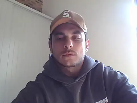 Snapshot of Marcelothegreek chatting on July 4, 10:21 am Marcelothegreek online show from July 4, 10:21 am