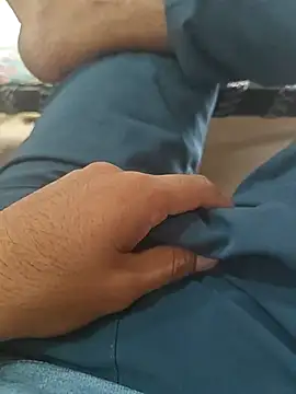 Snapshot of hugedick177777 chatting on July 7, 7:56 am hugedick177777 online show from July 7, 7:56 am