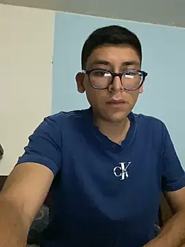 stefan300502 online show from July 7, 6:58 am