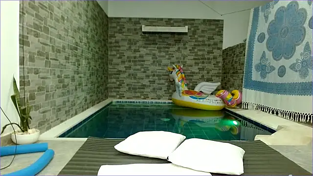 katiasupreme1 online show from February 10, 12:19 am