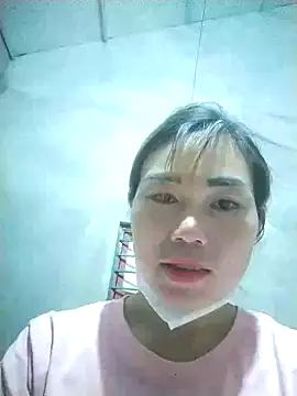 Snapshot of quyquy01 chatting on July 9, 4:22 pm quyquy01 online show from July 9, 4:22 pm