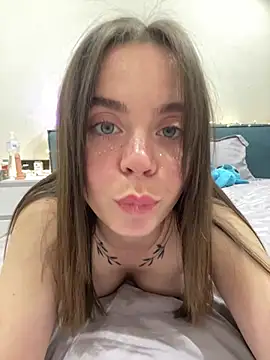 Snapshot of 19_PetiteEilish_97 chatting on July 9, 6:23 pm 19 PetiteEilish 97 online show from July 9, 6:23 pm