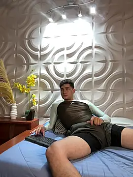 NoahSalvatore online show from July 10, 3:55 am
