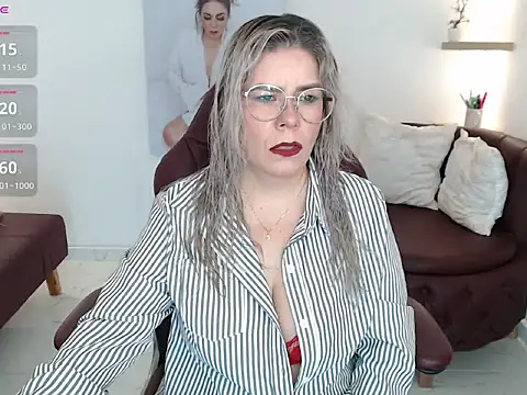 Snapshot of leylamia chatting on July 9, 1:37 pm leylamia online show from July 9, 1:37 pm