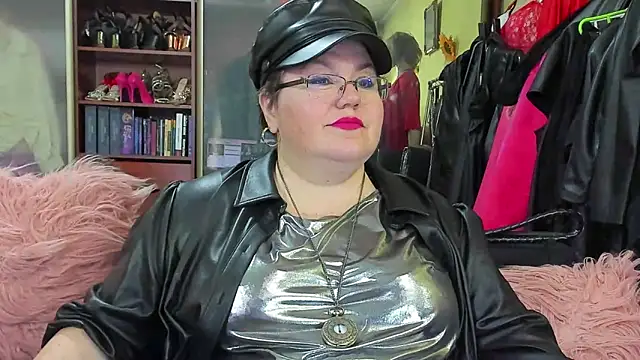 Snapshot of KaryQueen chatting on March 5, 4:02 pm KaryQueen online show from March 5, 4:02 pm