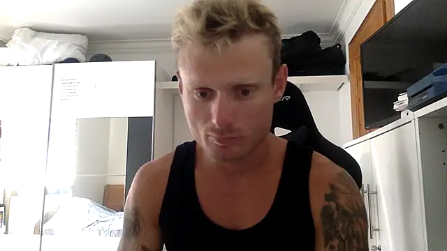 Snapshot of Nakedendurance1994 chatting on July 12, 9:55 am Nakedendurance1994 online show from July 12, 9:55 am